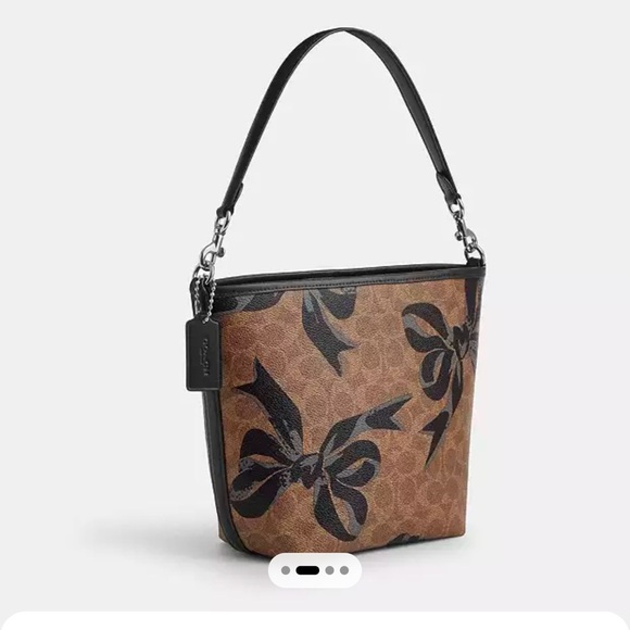 New COACH City Bucket Bag In Signature Canvas With Bow Print - Picture 9 of 12